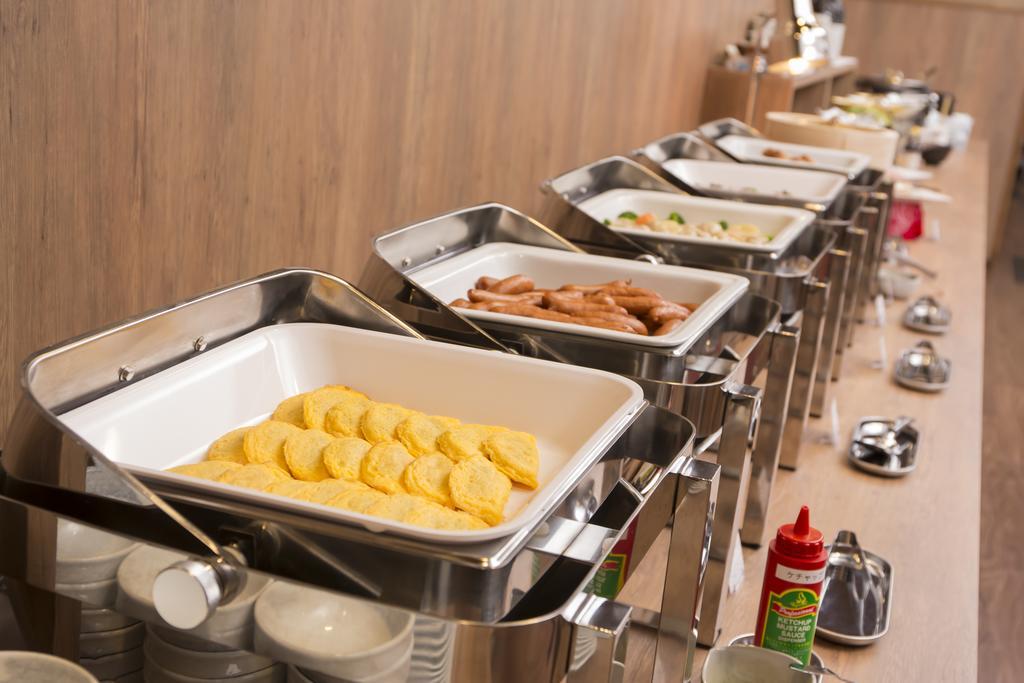 Hotel Route-Inn Isesaki Inter Екстер'єр фото